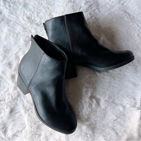 NWOT Dolce Vita Booties “Rogers” Style Size 7 No Flaws Not Worn - Synthetic - Picture 2 of 9